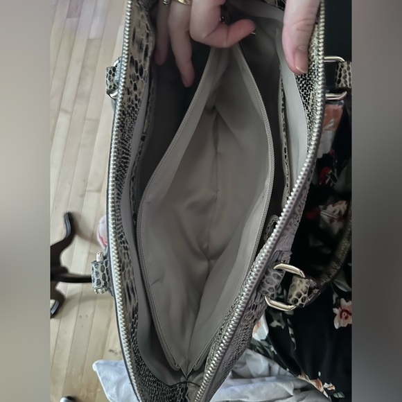 Danier Leather Embossed Snake Purse. - Picture 7 of 8